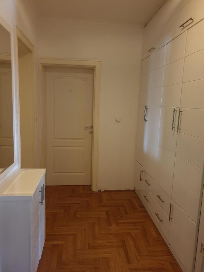 Apartman MIRAGE Sremska Mitrovica Bagian luar foto